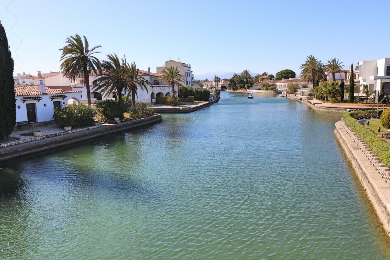 Villa Requesens à Empuriabrava Extérieur photo